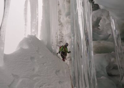 Wspinaczka w lodzie - LODOSPAD - kurs wspinania lodowego wSkale.pl Jacek Czech